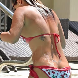 Jennifer Nicole Lee bikini poolside