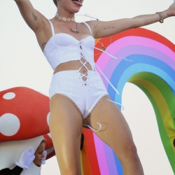 Miley Cyrus iheart radio concert