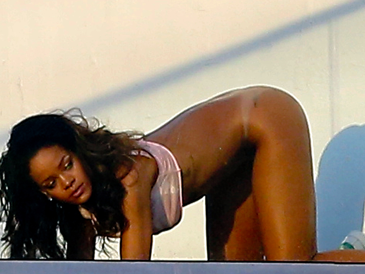 Rihanna Nude Photoshot.