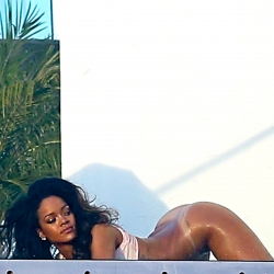 Rihanna Poses for a Nude Photo Shoot