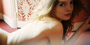 Clara Settje Topless Photoshoot