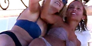 Nicole Richie shows off her bikini
