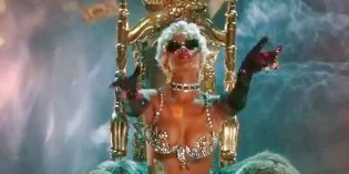 Rihanna “Pour It Up” screencaps