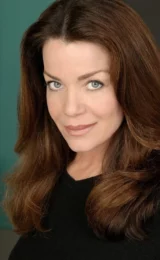  Claudia Christian