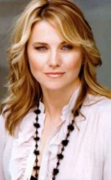  Lucy Lawless