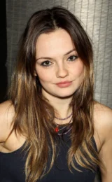  Emily Meade